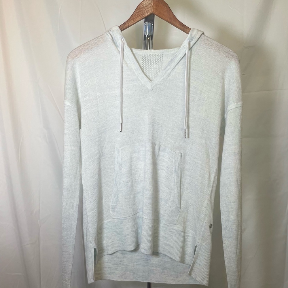 Lululemon long sleeve light sweater with thumb holes and hood
